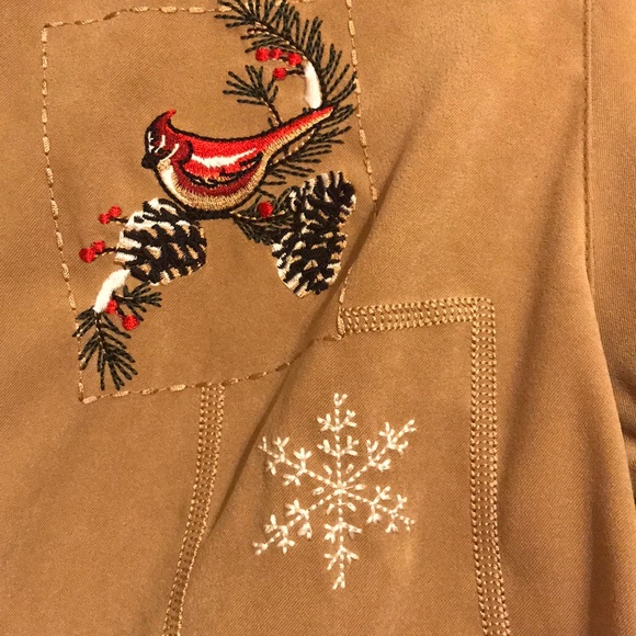 Beautiful bird embroidery on tan buttondown tanjay - Picture 8 of 8